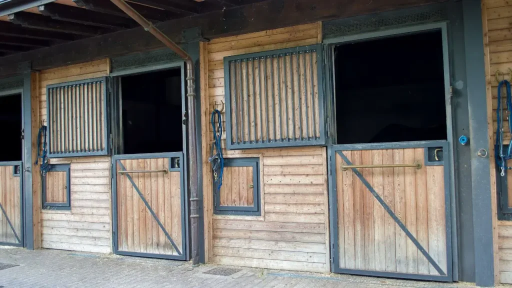 Boksy stajenne dla koni